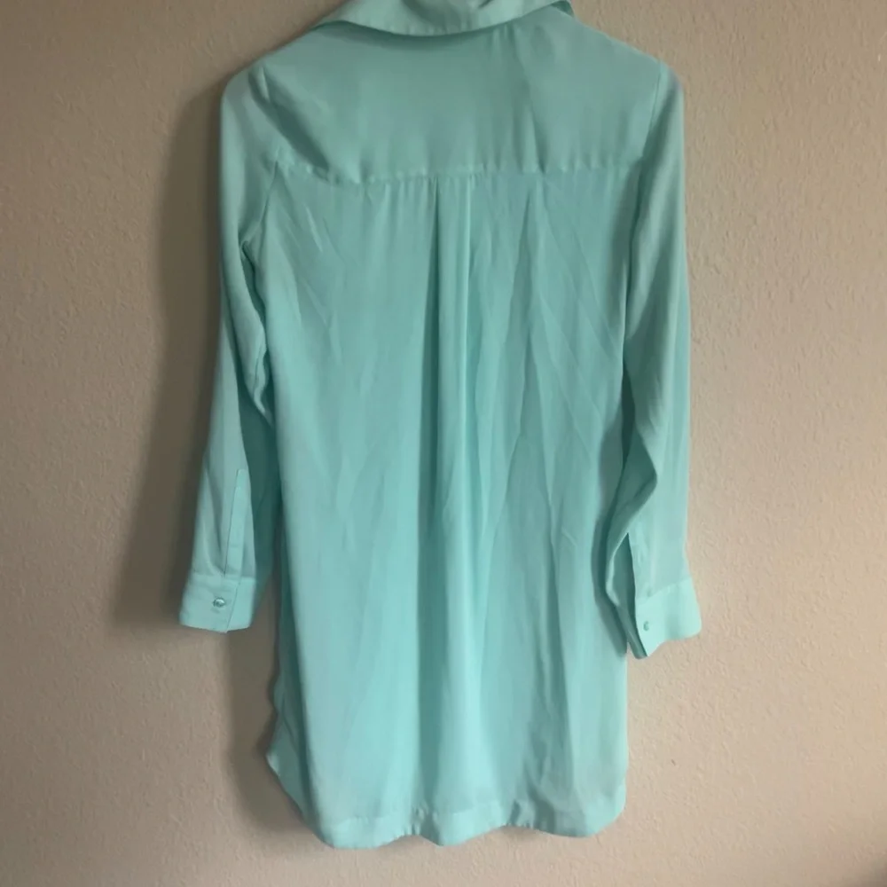 Express Button Up - Picture 2 of 5